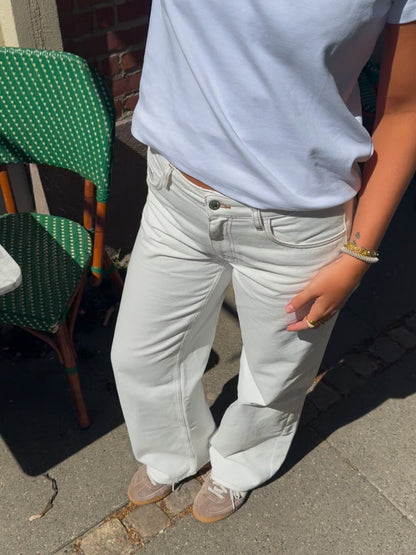 Emma Loose Fit Denim Jeans - White